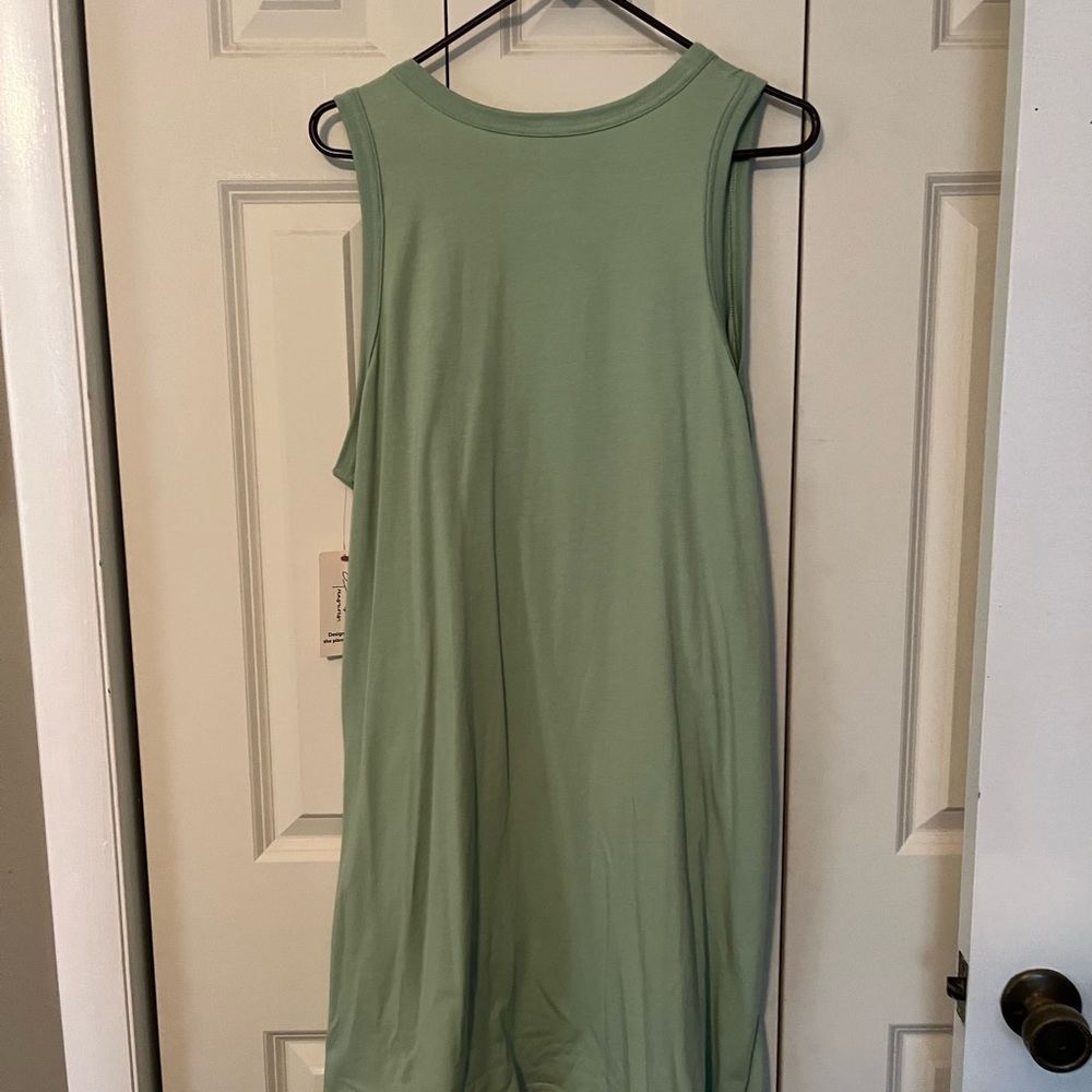 Secret Treasures sleeveless swing dress with pockets - Picture 2 of 4